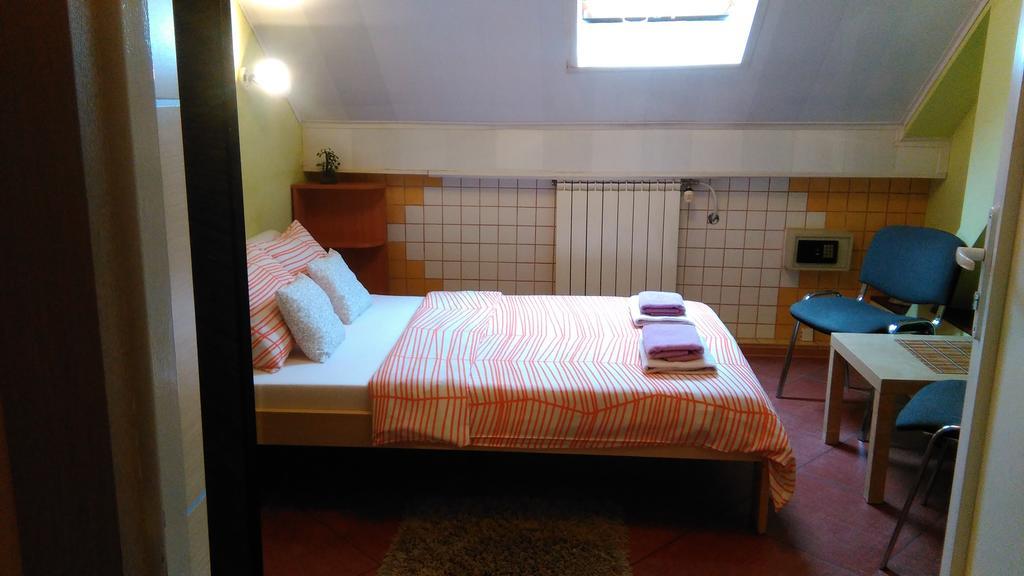 Homestay White Garden